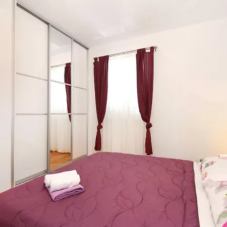 Luxury House With Pool Prázdninový dům *