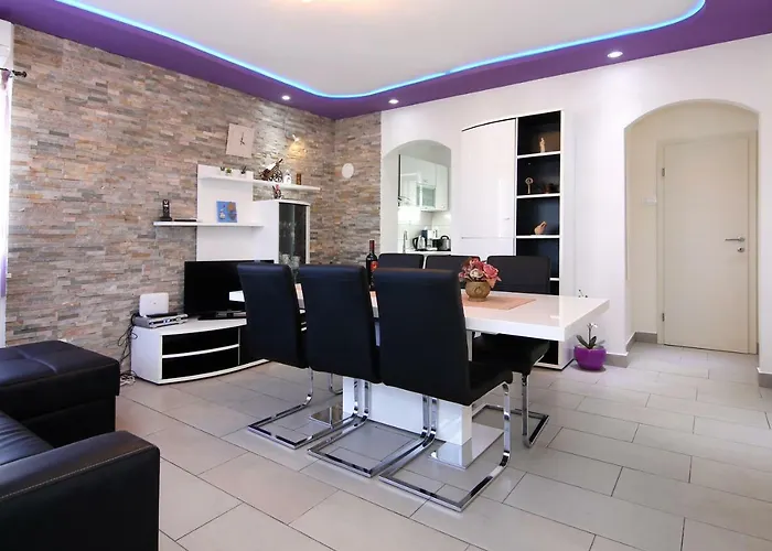Luxury House With Pool Tatil Evi Trogir