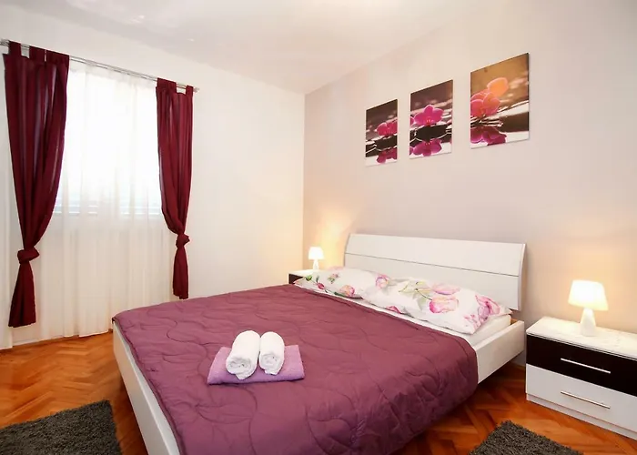 Luxury House With Pool