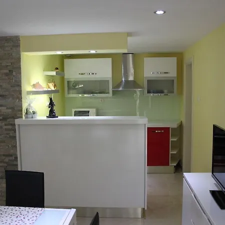 Luxury House With Pool * Traù