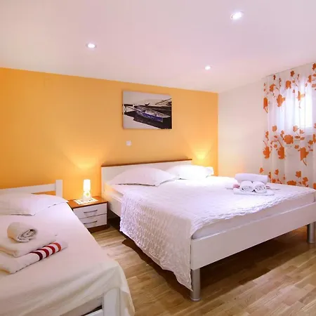 Hébergement de vacances Luxury House With Pool *