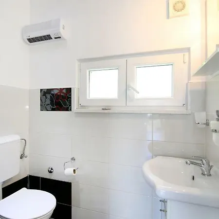 Hébergement de vacances Luxury House With Pool *