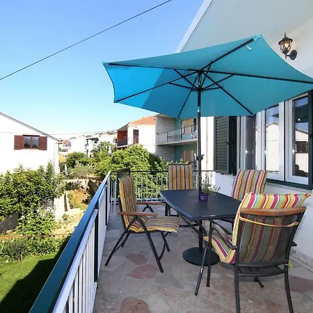 Luxury House With Pool Nyaraló