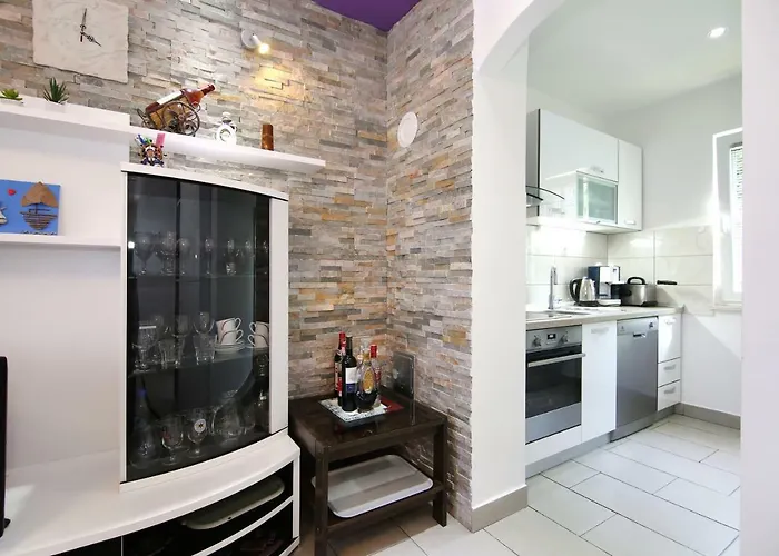 Luxury House With Pool Τρογκίρ