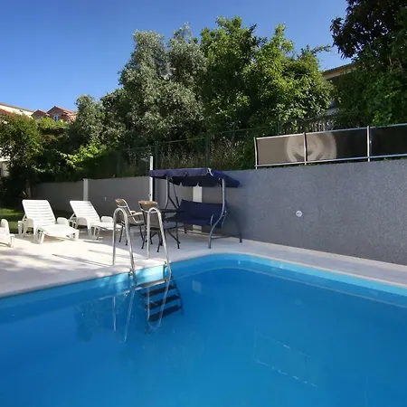 Luxury House With Pool * טרוגיר