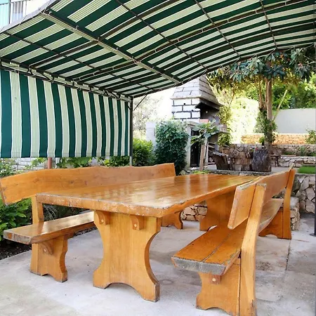 Luxury House With Pool בית נופש *