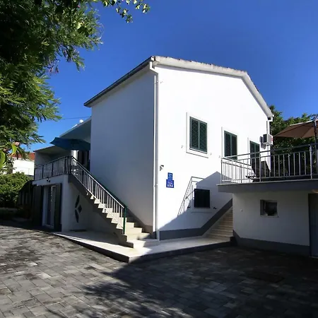 Luxury House With Pool * טרוגיר